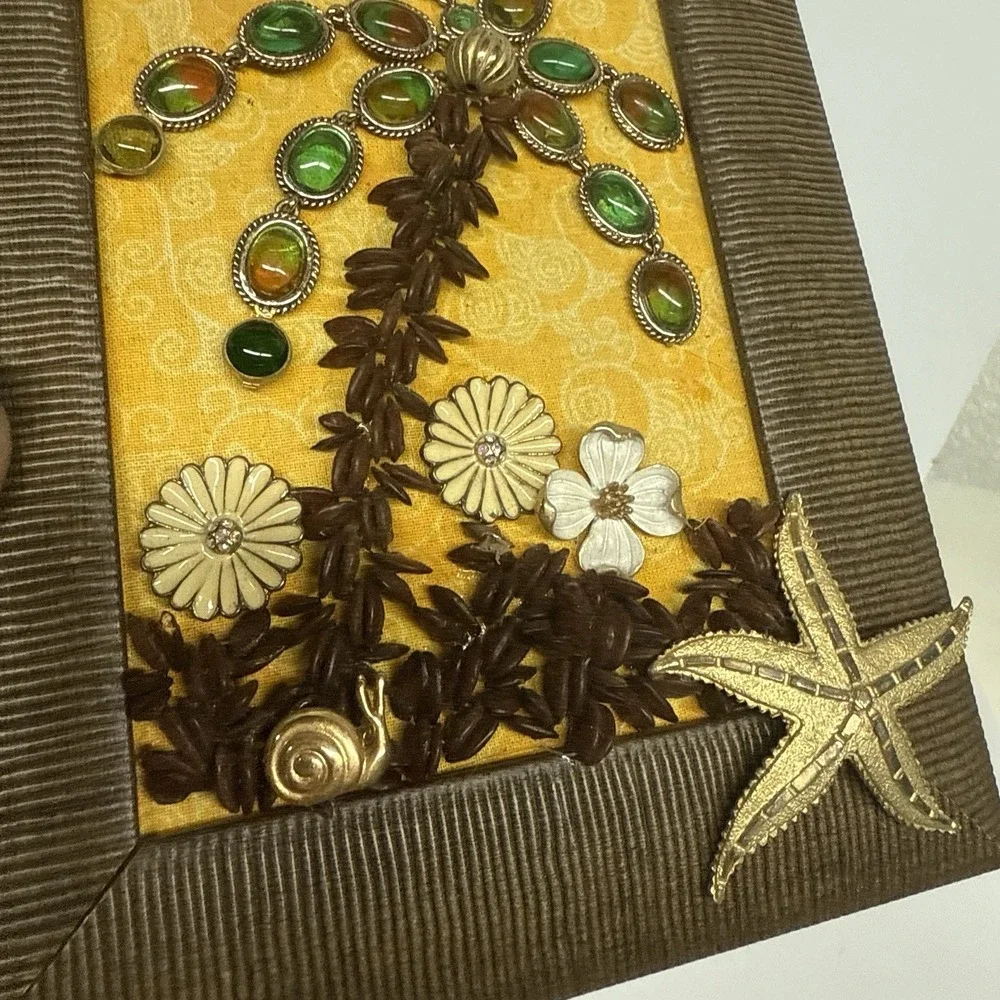 VTG Framed Jewelry Brooch Art‎ Ocean Sea Themed
